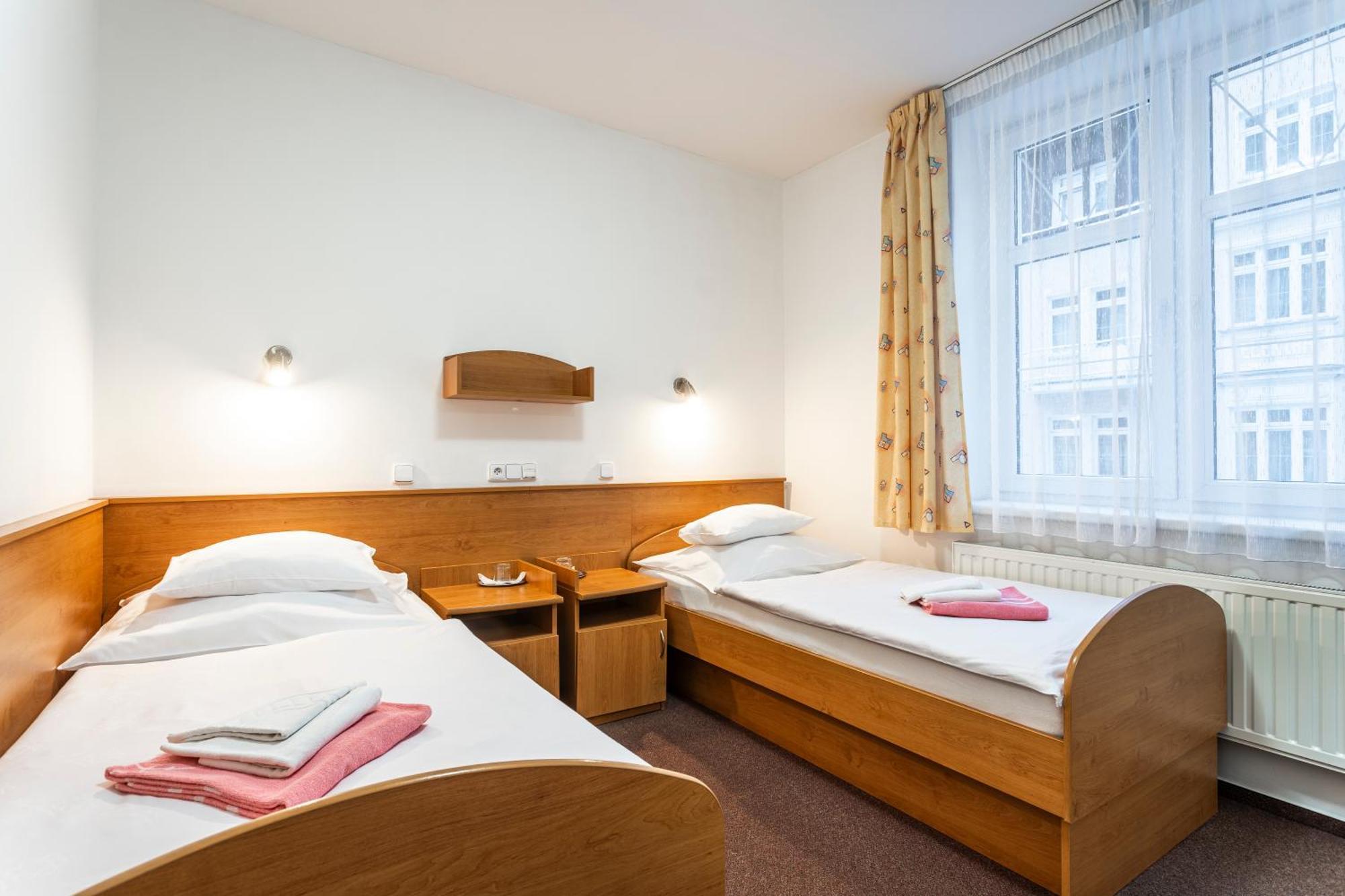Hotel Luzice Яхимов Экстерьер фото