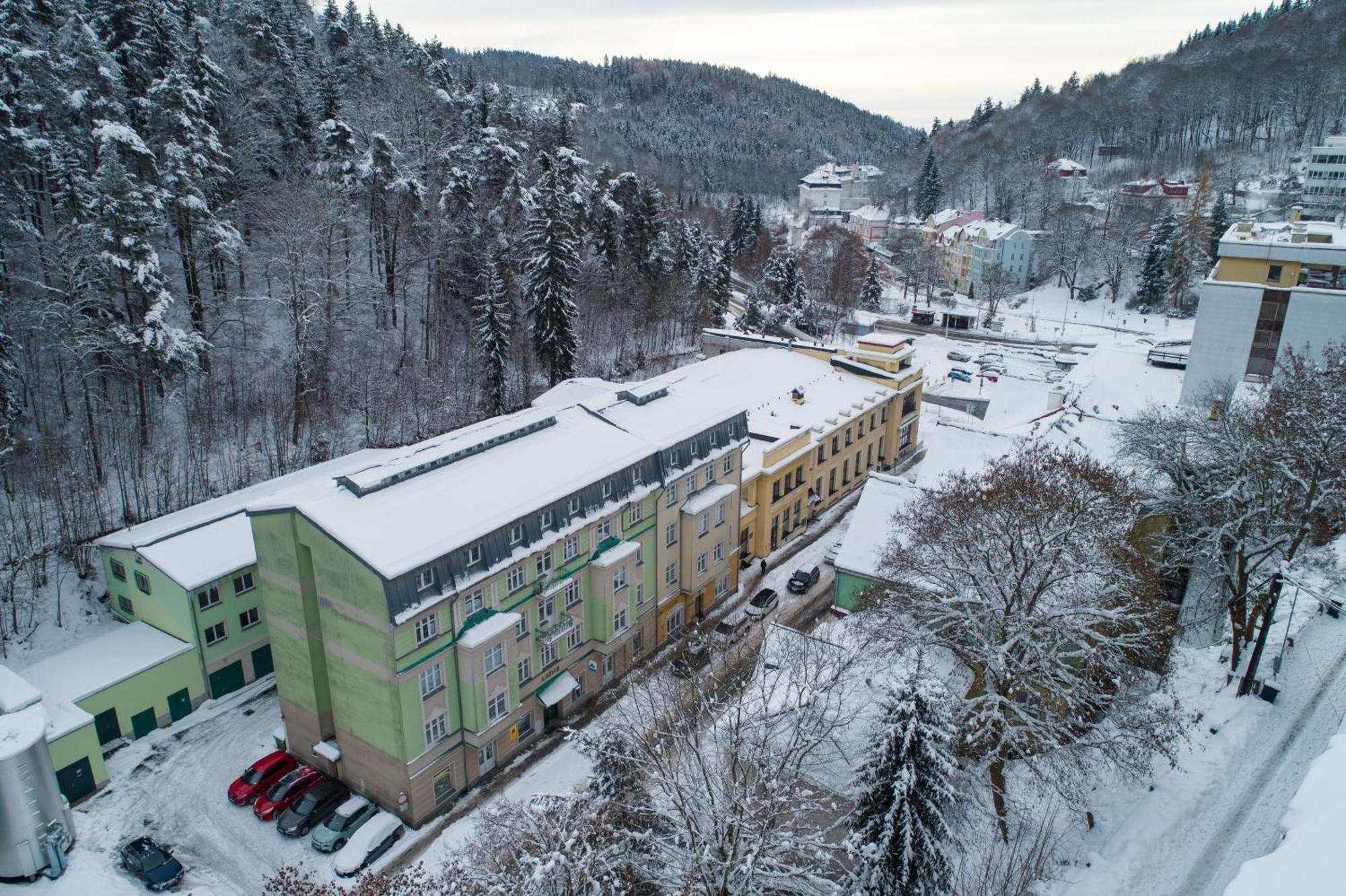 Hotel Luzice Яхимов Экстерьер фото